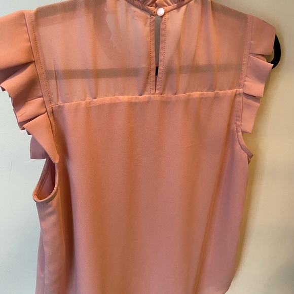 Romantic sleeveless blouse! - Picture 2 of 2